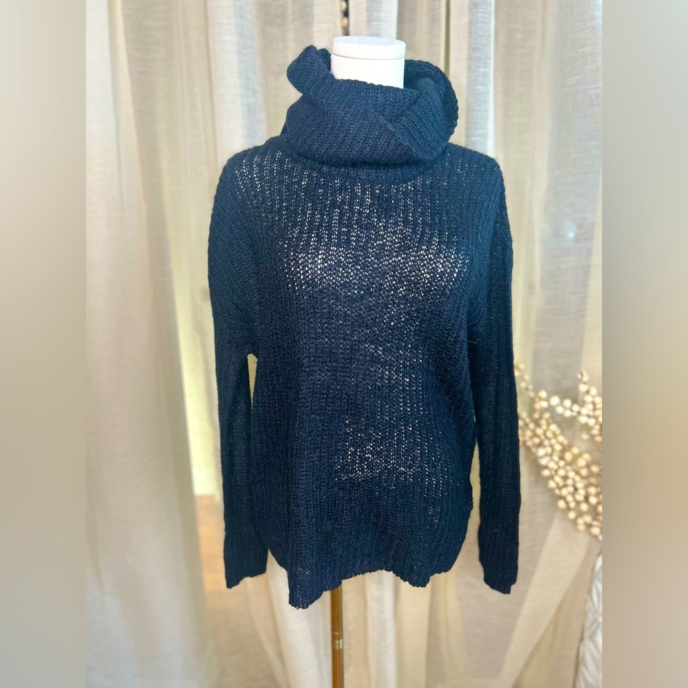 Harve Bernard black knit turtleneck small